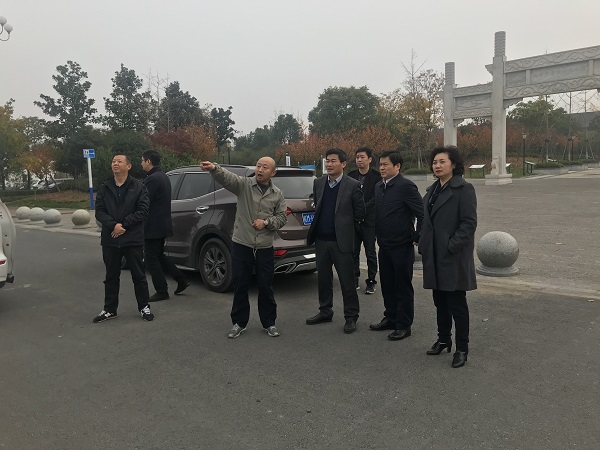 夏萍、程保銀實(shí)地調(diào)研徽鹽地產(chǎn)在建項(xiàng)目